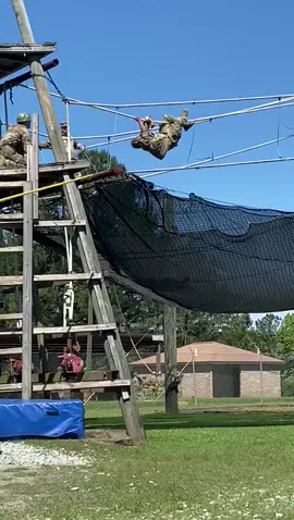 Yall ever hear a femur snap🤔 listen for the break 🦻🏽🦻🏽🦻🏽#femurfracture #basictraining #army 