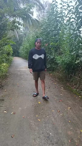 Hey bro.kalian pengen punya kaos yang berbeda dari teman-teman kamu.bikin aja di @pain to paint desain kaos suka-suka kalian.soal harga tidak bikin kantong bolong😁