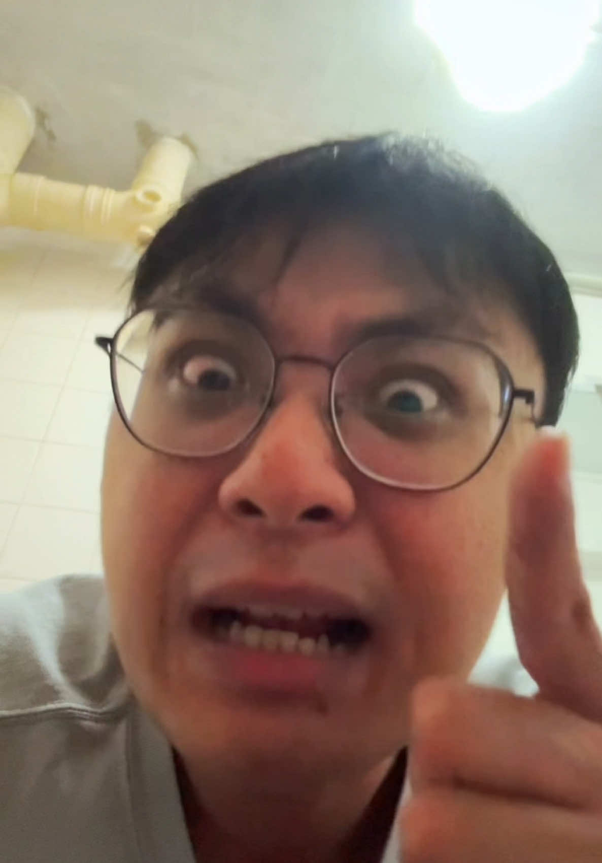 my matrep friend tell me that pedas burger means tasty burger so I order and now… #tiktoksg #benwhoah #fyp #tiktokmalaysia 