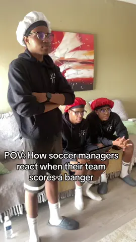 Football managers be like😅 #fyp #foryoupage #relatable #soccertiktok #team #southafricantiktok #funny #triplets 