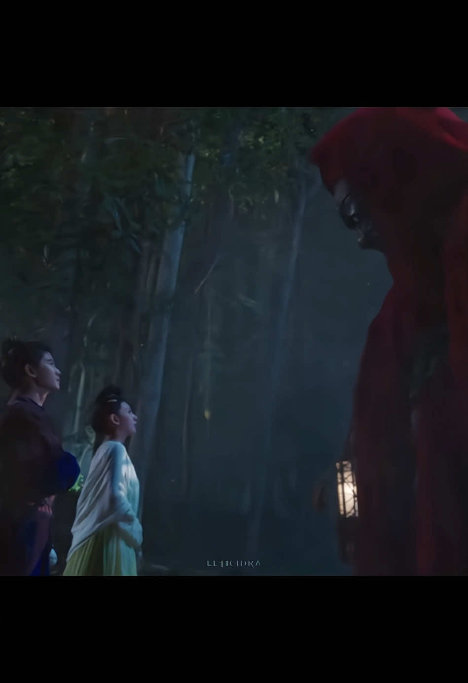 He showed her another world. #thedemonhuntersromance #chinesedrama #songzuer #renjialun #nhậmgialuân 