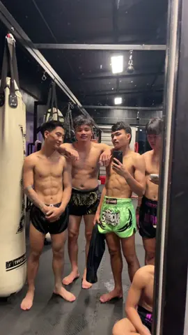เหนือยกับไอ่เชียร์😂#โค้ชมวย #boxing🥊 #นักมวย #บางแสนไฟท์คลับ #ทำร่างกายนักมวย #ซ้อมมวย #ฟืด 