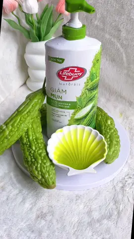 Bà nào bị viêm nang lông,mụn lưng nhiều nên dùng em này nha ✅ #lifebuoy #suatamkhoqua #trimunlung 