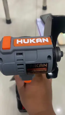 Cắt mini nhỏ gọn Sài pin trọng lượng chỉ có 800g#amaxtools #xuhuong #xh #viraltiktok #views #viraltiktok #xhhhhhhhhhhhhhhhhhhhhhhh #viralvideo #tiktok #video # @chuyenkhoanpin  @chuyenkhoanpin 