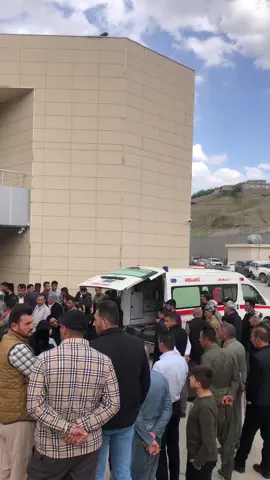 بەداخەوە ئەمرۆ لەدەڤەری برادۆست بەهۆی تەقینەوەیک سی هاولاتی زۆر بەسەختی برین درابون