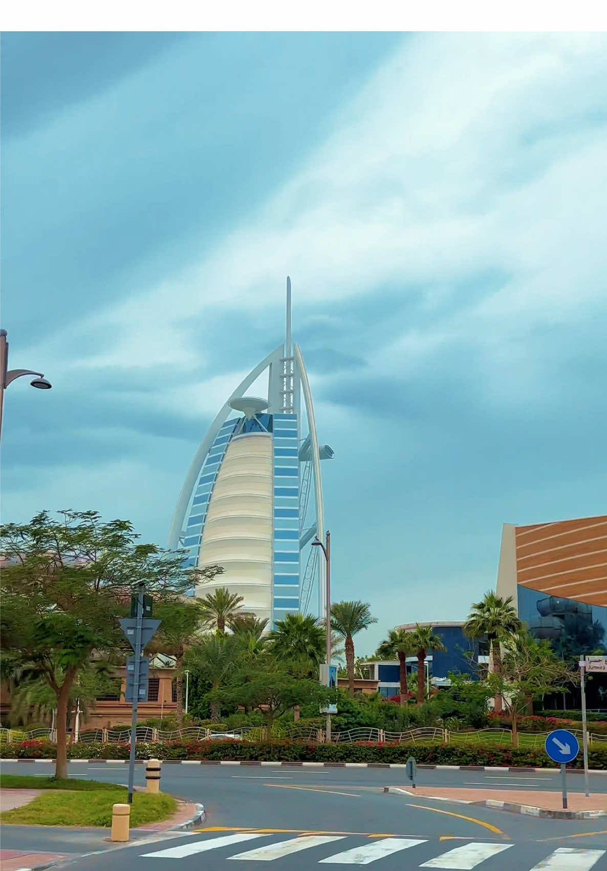 Burj Al Arab beautiful view 🇦🇪  ##dubai##dubailifestyle##uae##nice##driving##viralreels##viralvideo ‏##travelphotography##trendingreels##travel ‏##foryoupage##foryouoage##fyp##instareels##india ##mumbai#dubai🇦🇪##dubailifestyle##dubai❤️##réel##insta##pakistan#Dubaiofficial_1