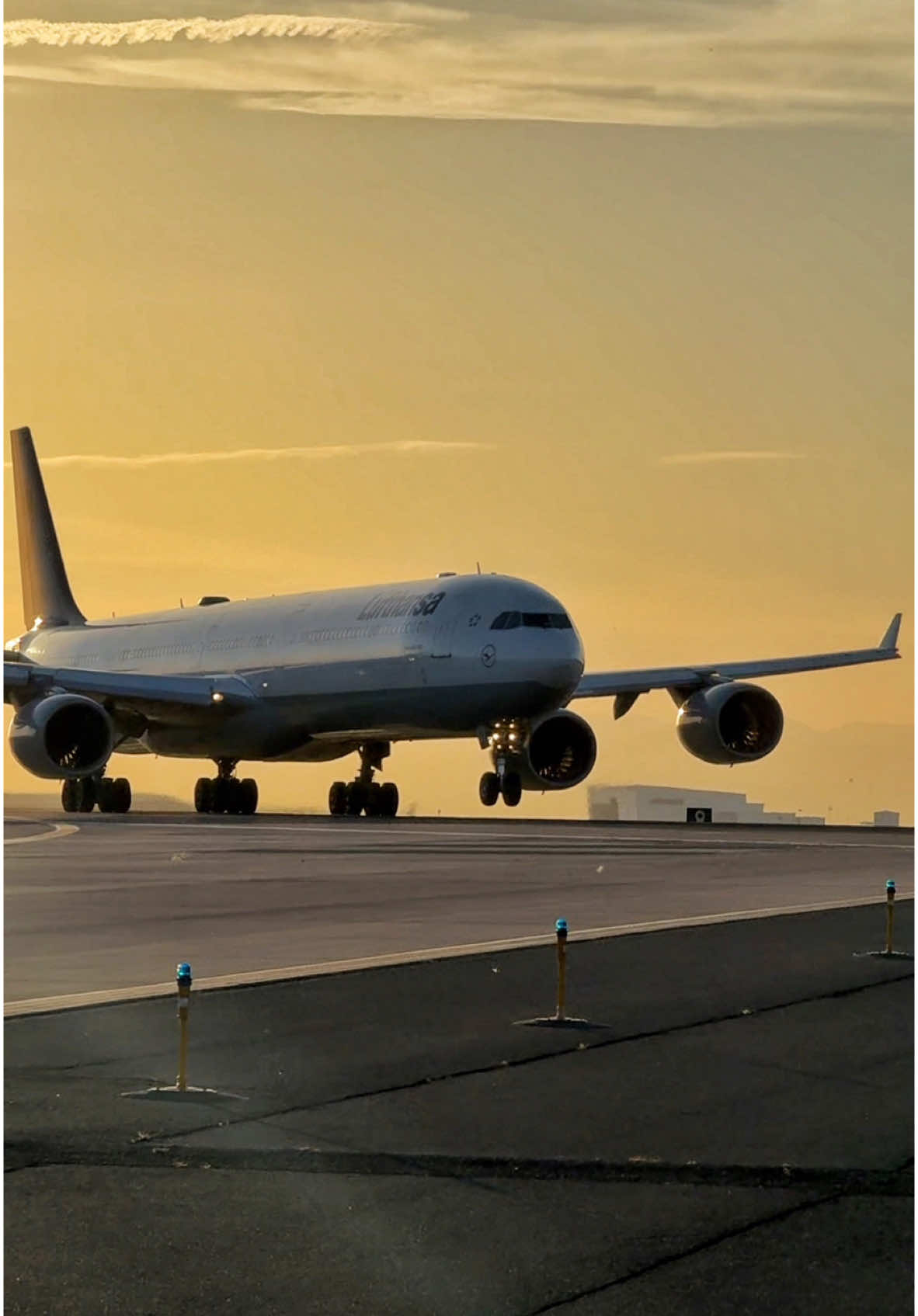 If it’s golden hour and an A346, I’m there. Full speed, no music version at the end 🎥 #airport #airportops #aviationlovers #aviation #denverinternationalairport #takeoff #airbus #a340 #a340600 #lufthansa #travel #flying #fyp #foryoupage #foryourpage @Lufthansa 