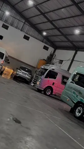 mandi malamm bareng kakak 🙌 . . . . #lajuberkahtrans#lbtrans#hartonoputrakaroseri#hartonoteam#lamongan 