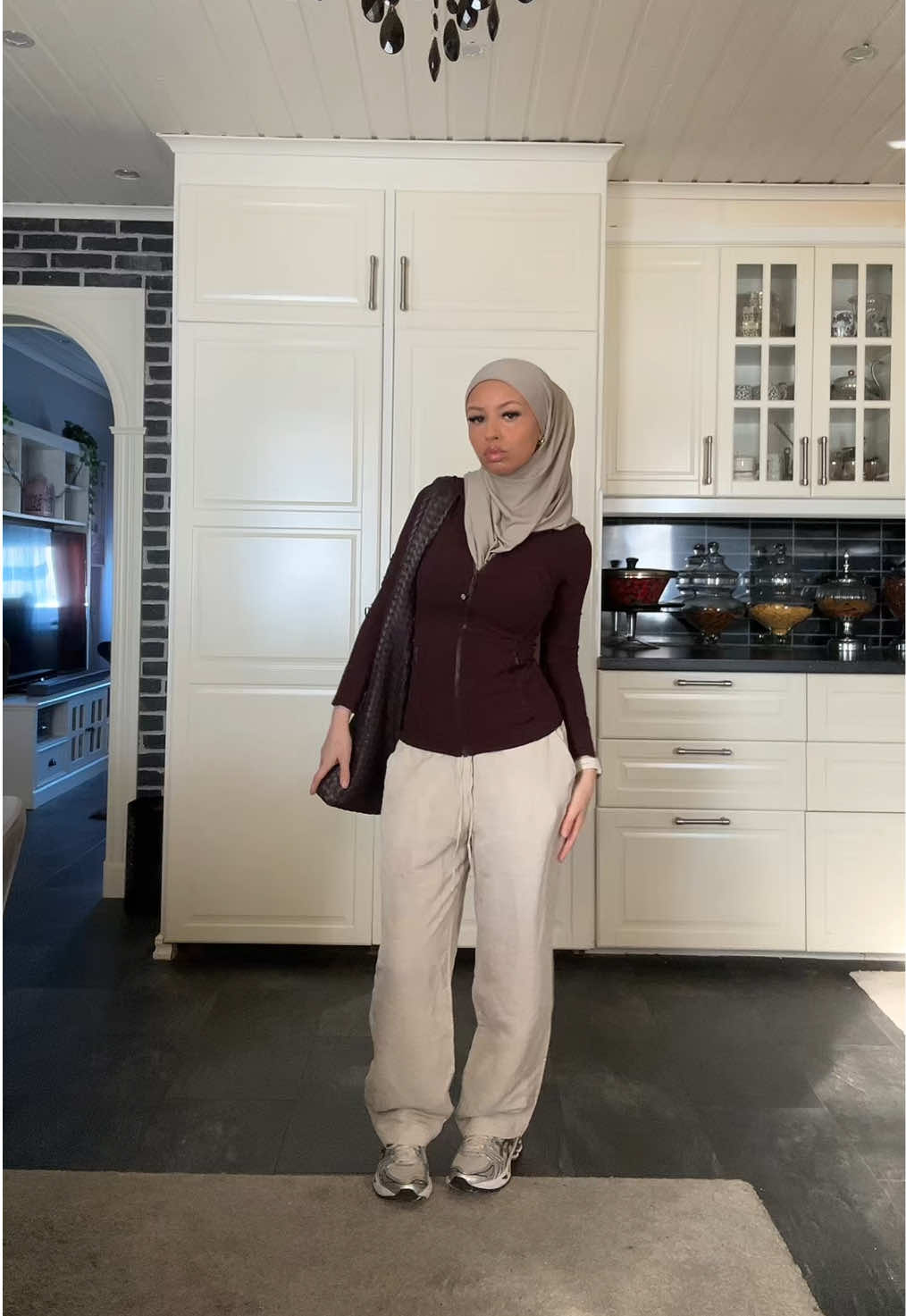 Yeah I know🐚🤍 #lululemon #foryou #fyp #hijabi #OOTD #ootdhijab #outfitcheck #OOTD 