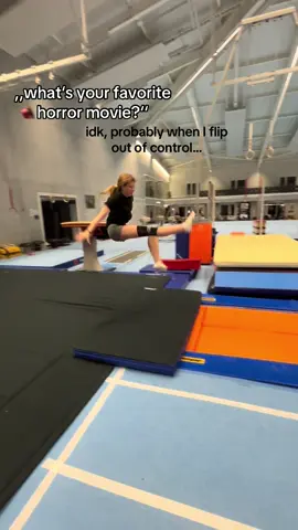 fail war nicht so schlimm 😭 #mentalblock #fail #fyp #viral #flipout #turnen #gymnastic #scared #goviral #fypviral #fame #viral_video #training #crfyp @tumbling.linda 