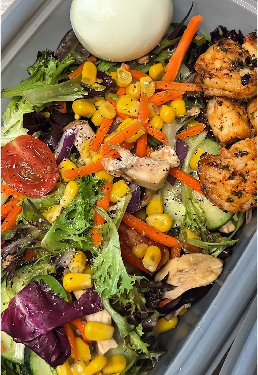 healthy girl summer loading…👀🥗👙☀️