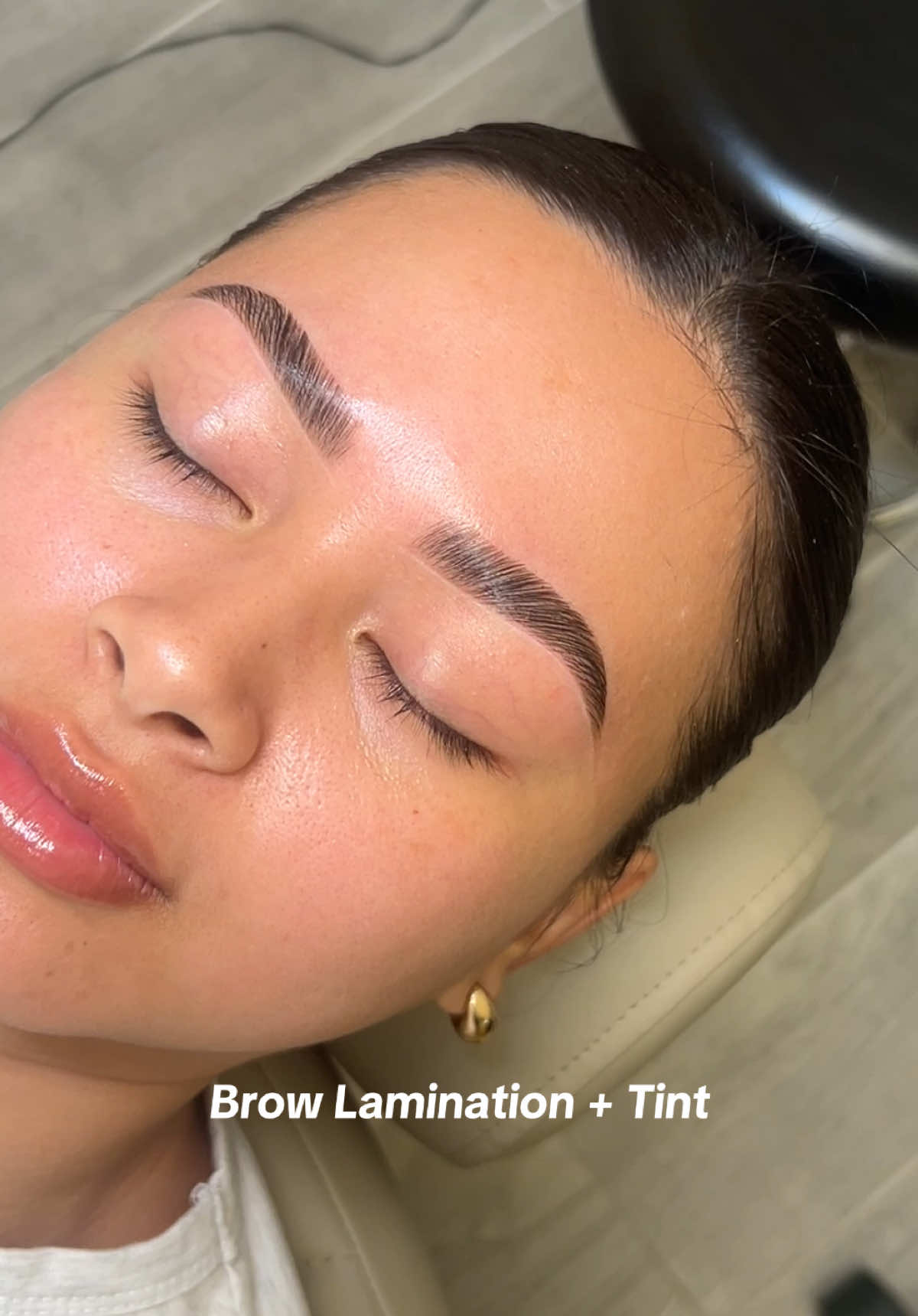 The ultimate service for a brow glow up ✨🤍 Link is in my bio to book an appointment!  #foryoupage #browlaminationtutorial #browlamination #miamibrows #miamibrowtech #brows #browshaping #fyp #browlami 