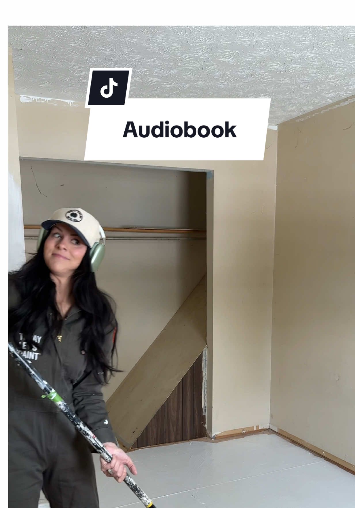 Was just minding my own business… #BookTok #bookish #bookstagram #booknerd #quicksilver #romantasy #audiobook #reading 