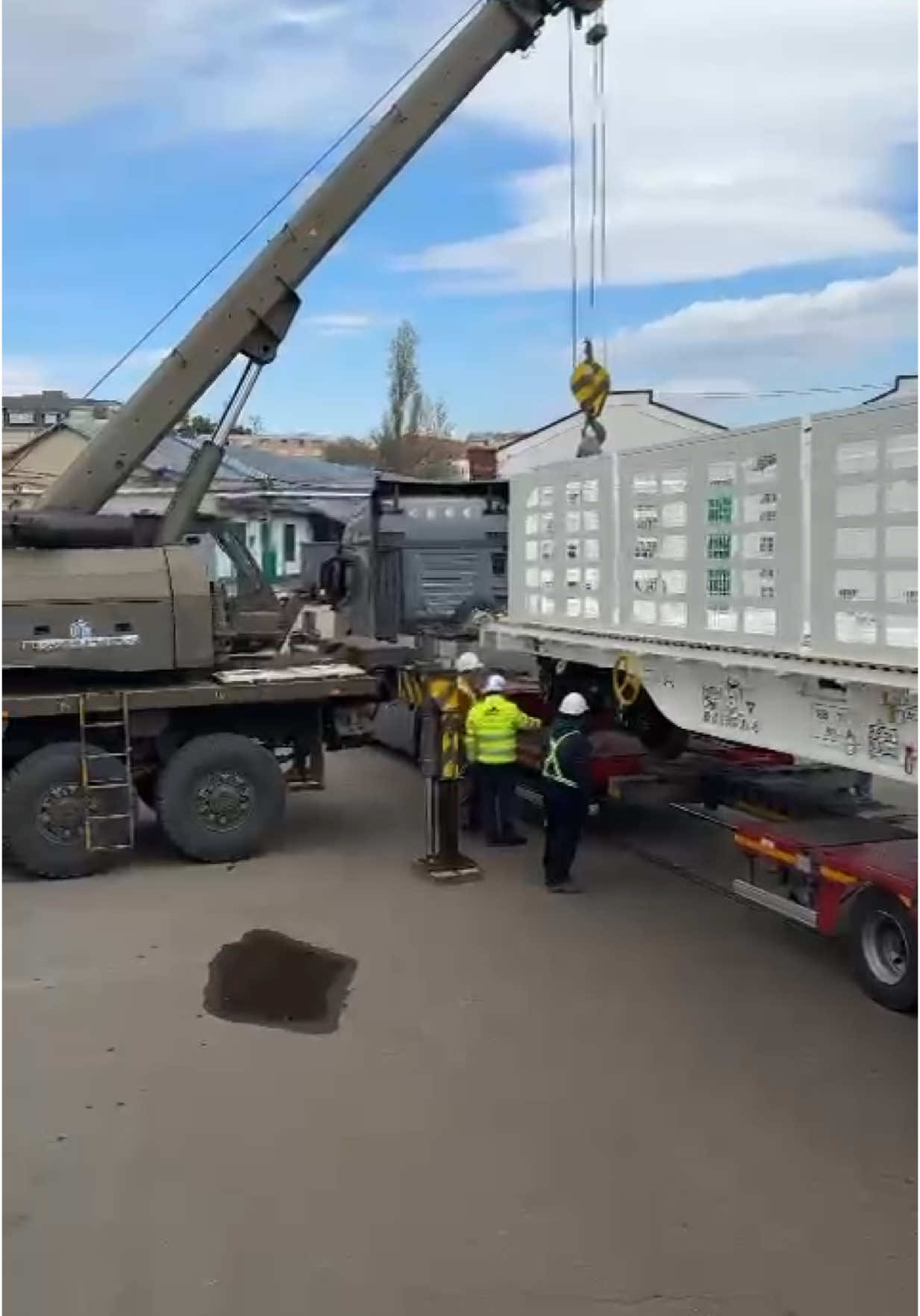💪 #eliezermacarale #eliezer #fyp #foruyou #romania #crane #liebherr #grove #craneoperator 