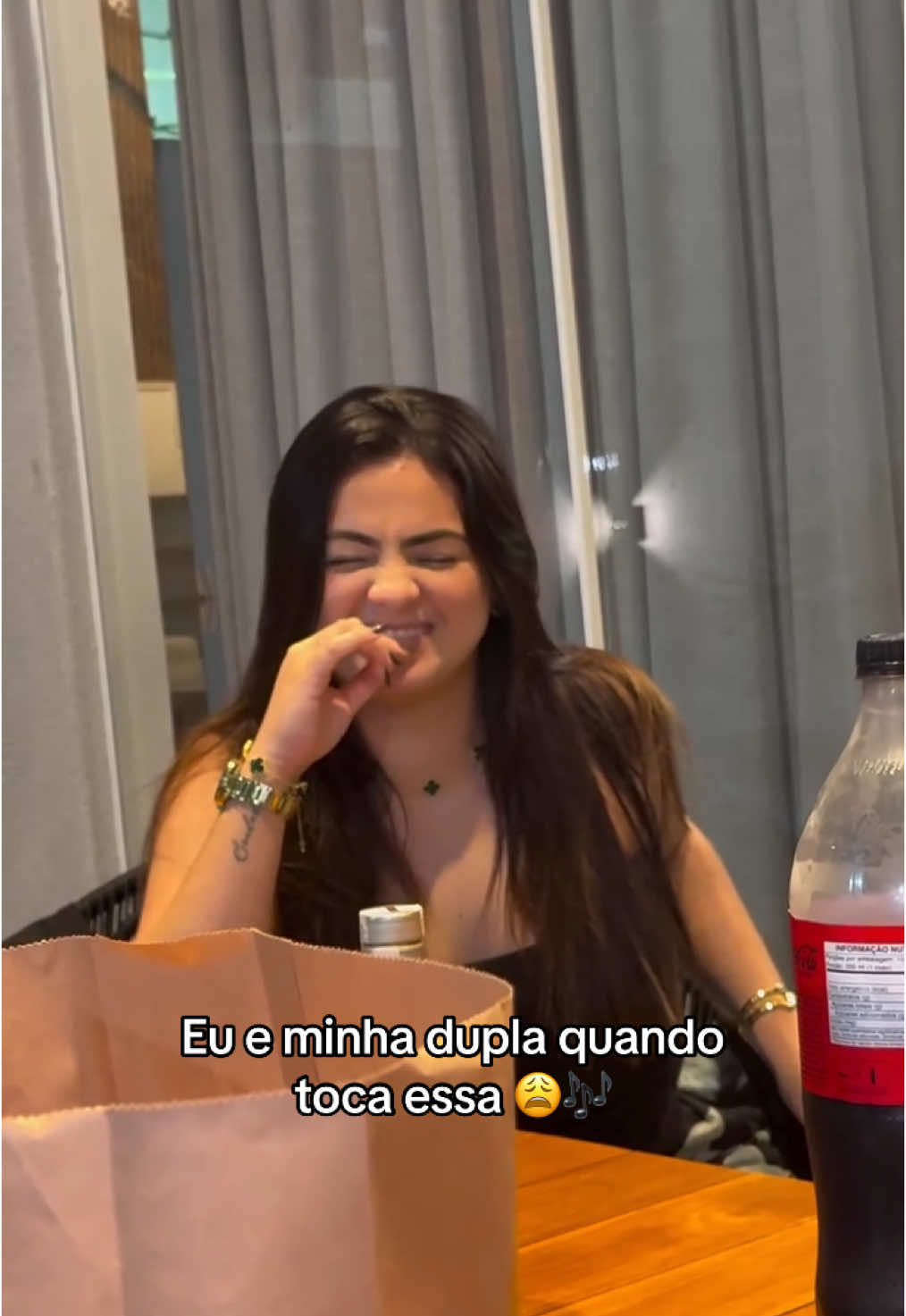 @carlaqueiroz  #cristianbell #carlaqueiroz 