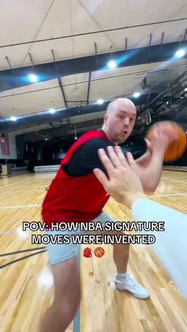 When NBA signature moves were invented 🎒😬 #basketball #basketballmoves #NBA #nbamoves 