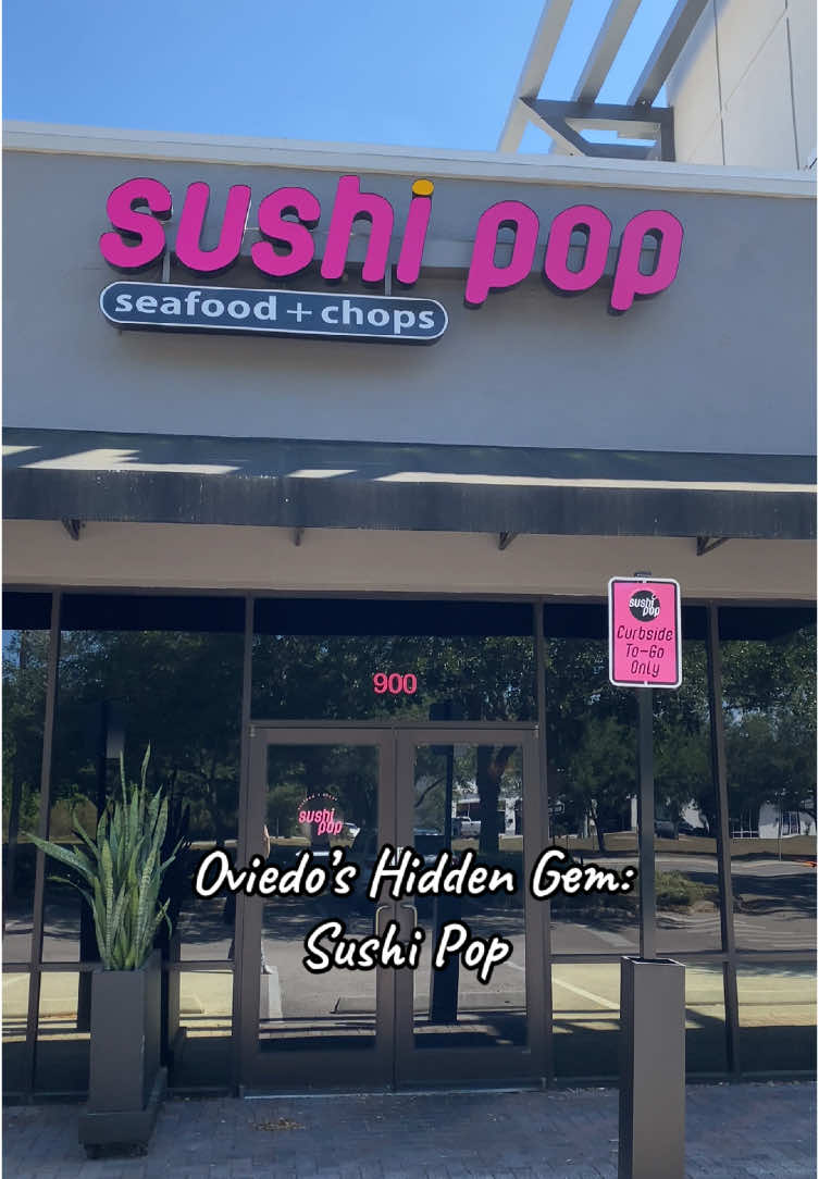 Oviedo’s hidden gem called Sushi Pop has been around for many years that if you haven’t been, it’s a must! 😍 The happy hour menu is to die for! Everything was delicious. I ordered the Seasonal Sake Martini, Banh Mi Bao, the Low Rider roll. Make sure to check them out! ❤️ #orlandoeats #Foodie #foodblogger #orlando #foodreview #sushi #sake #happyhour 