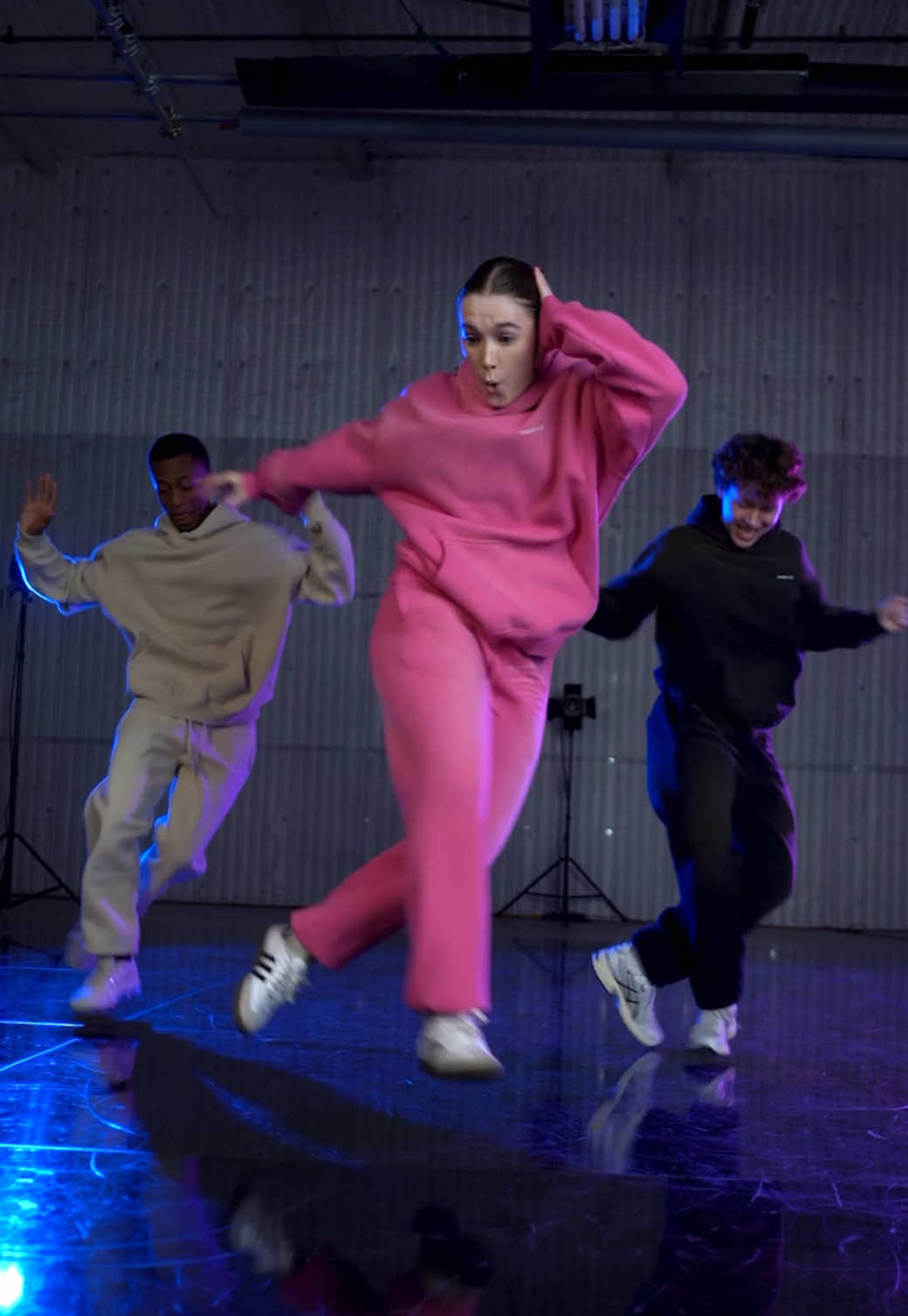 a vibeee🔥✨ @jeffxtingz @Rylen Besler @MadChill dc: @cinncooo🌴 #foryou #fyp #foryoupage #dance #trend 