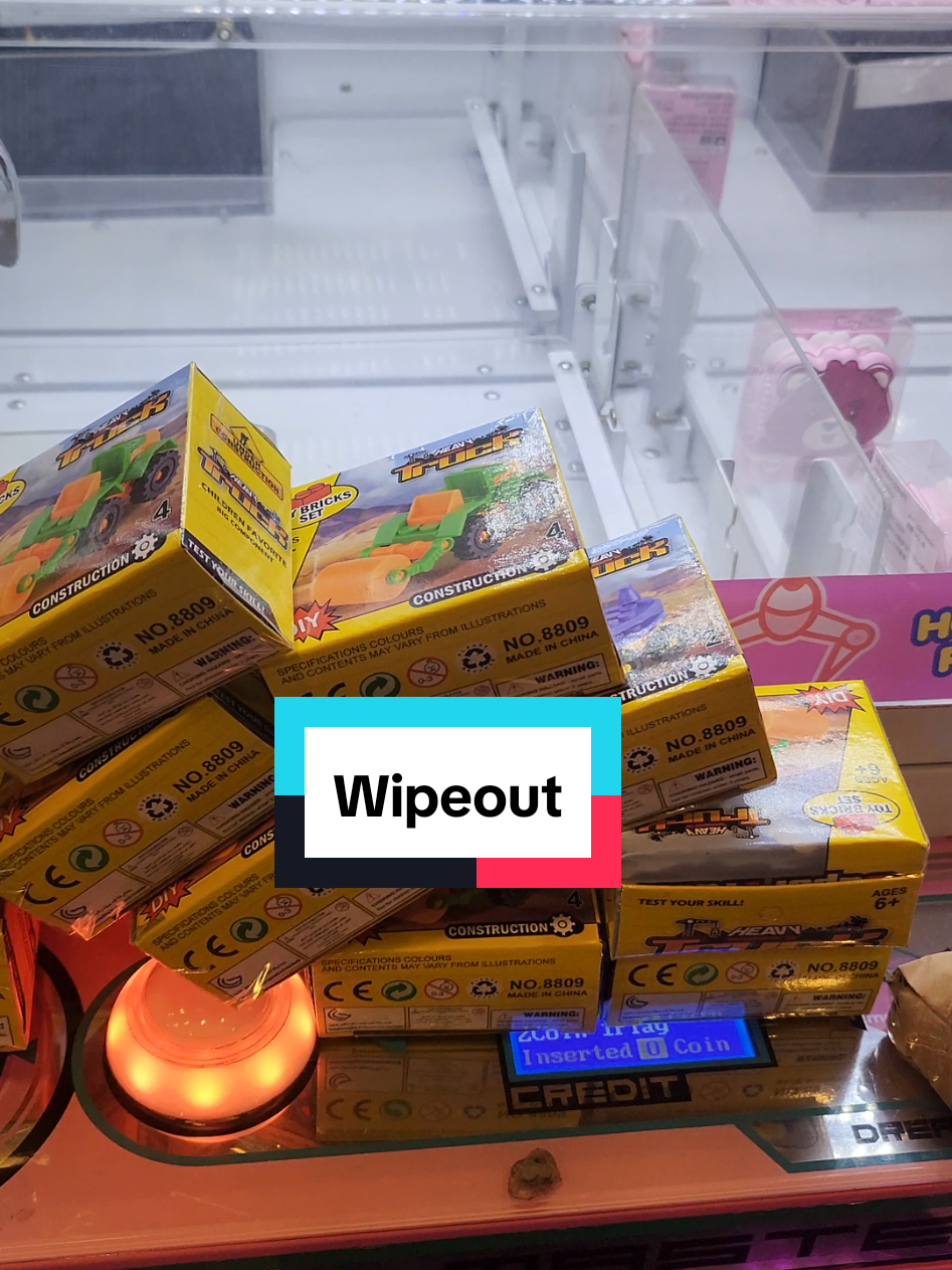 Another wipeout #fyppppppppppppppppppppppp #lego #win #tomsworld #pov #fypシ゚ #fyp #arcade #clawmachine #toys 