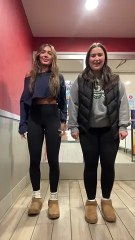 #fyp #OOTD #foryou #twin #dance #dairyqueen 