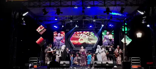 oli demeni bloli cemburu jeh 😁 soale kuh cuman wong ketelu ddi kudu mawas diri