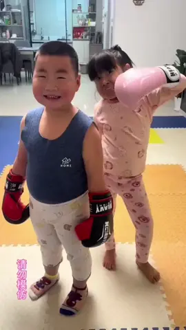 Follow us 🙏🤗#fyp #boxing #viral #BoxingLaughs #boxingtok #boxing🥊 #funny #viralcomedy #FunnyBoxing #Kidboxing