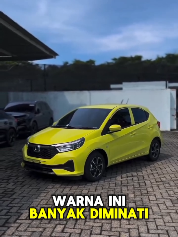Yuk, Tebak warna Honda Brio paling laris tahun ini??  Bukan merah, bukan putih… Ternyata warna LEMON ini yang paling diburu! Bikin Brio keliatan beda & makin stylish! Promo Spesial April 2025 : ✅ Cicilan ringan  ✅ Bisa pembelian Cash tempo  ✅ Tersedia DP Ringan 10 Jtan  ✅ Free aksesoris  ✅ Bunga ringan dan tenor panjang sd 8 tahun  Butuh info lebih lanjut? Hubungi Yudi Honda sekarang: wa.me/6281328401202 www.dealerhondakediri.my.id #HondaBrioLemon #BrioLemon2025 #YudiHonda #BrioKediri #PromoBrio