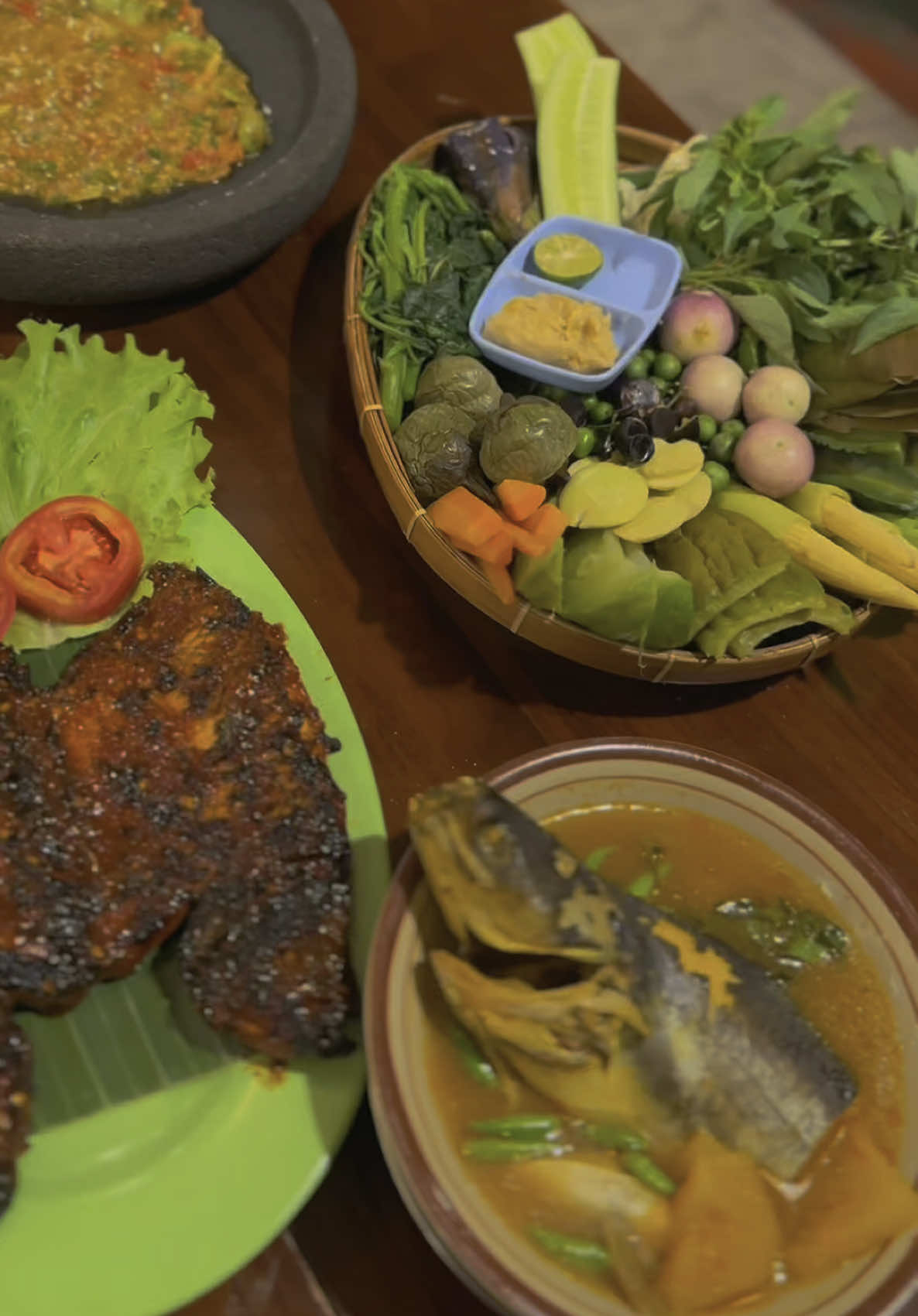 Yook buruan nyeruit ke saung bang ocit bunda hehe 😍🥰🔥 #saungbangocit #kulinerlampung #samballampung #nyeruit #seruitlampung #lampung #restolampung #bandarlampung 