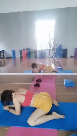 giựt giựt cơ mông 🤣🤣🤣