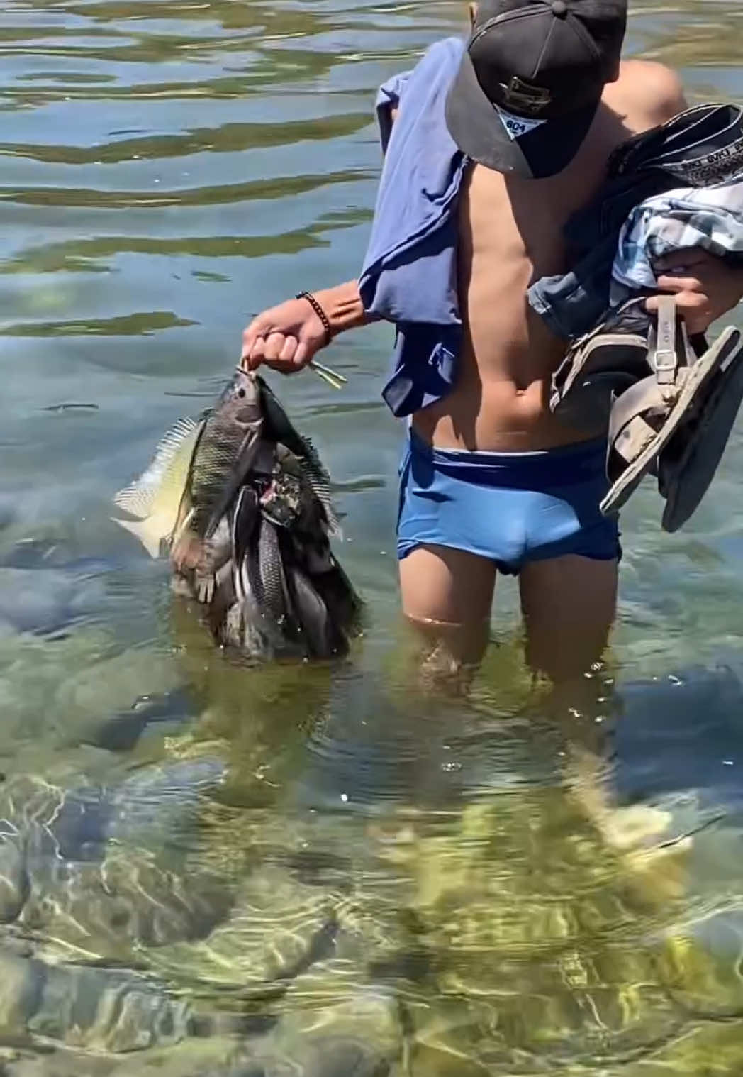 Llevamos a pescar al más pequeño del rancho, pequeño de estatura por que de otra cosa está como sus primos ####pesca #pescar #rancho 