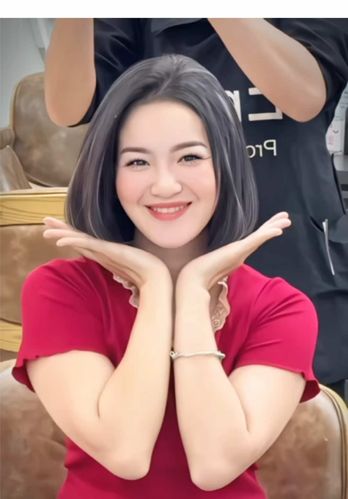Biến hình tóc ngắn ít highlight  mát mẽ đi biển nào #salonhoangwy55phanhuyich #Uốn_bồng_bềnh #tócngắn #highlight #maùhottrend2025 