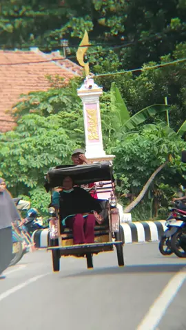 Kehidupan itu pasti ada yg namanya kebutuhan, nah kebutuhan itulah yg kadang bikin bosen. tapi, mau gak mau, siap gak siap, ya harus dijalankan kan? #murahnikmatlezat #kehidupan #storylakbok #lakbok #ciamis #jawabarat 