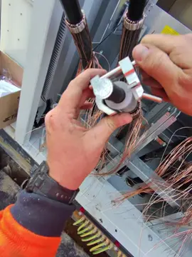 Stripping back the insulation and adding that clean chamfer.  Prepping for a flawless set of 33kV REPL T terminations!