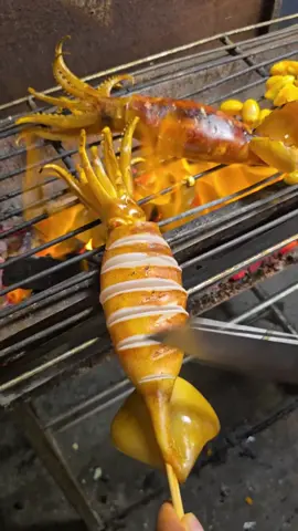 Yikes! My drool is gonna go on a wild flow! #creative #skill #shrimp #barbeque #yummy #amazingChinesepeople #wow #havefun #happylife #interesting #enjoy #share Credit to 95677571656 on Xiaohongshu.
