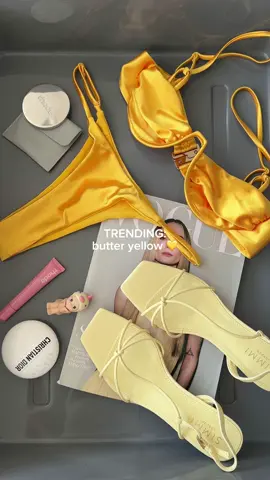 The colour of the season 💛 #yellow #butteryellow #heels #airporttray #aesthetic #SIMMIGIRL 