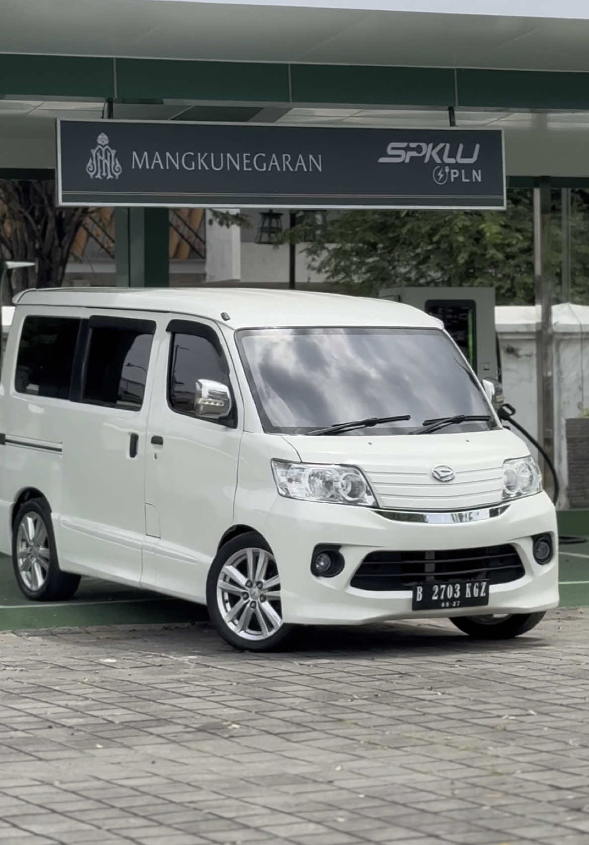 Forsale!!  Luxio 2018  Dp 5jt  Angsuran 3jutaan  siap pakai  siap kerja  lokasi solo kota  Wa 08987878800  #zackleeauto #surakarta #fypage #daihatsu #luxio #luxiomodifikasi #luxioganteng #luxiogank🤘 #daihatsuluxio 
