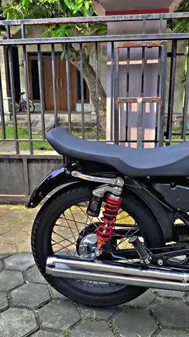 menang ireng😁#rxspesial #rxkingindonesia #biangkerok135c #bandungstyle135 #blayer135cc #misterijokbelakang135 #twostroke  #kendal24jam #CapCut #rxs #fyp  #jambretprindavan #2stroke 