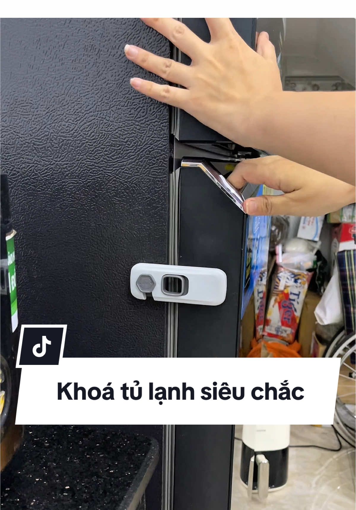 Khoá tủ lạnh siêu chắc nhà nào cũng nên có #khoatulanh #khoatulanhchobe #giadungtienich #giadungthongminh #trangsieure 