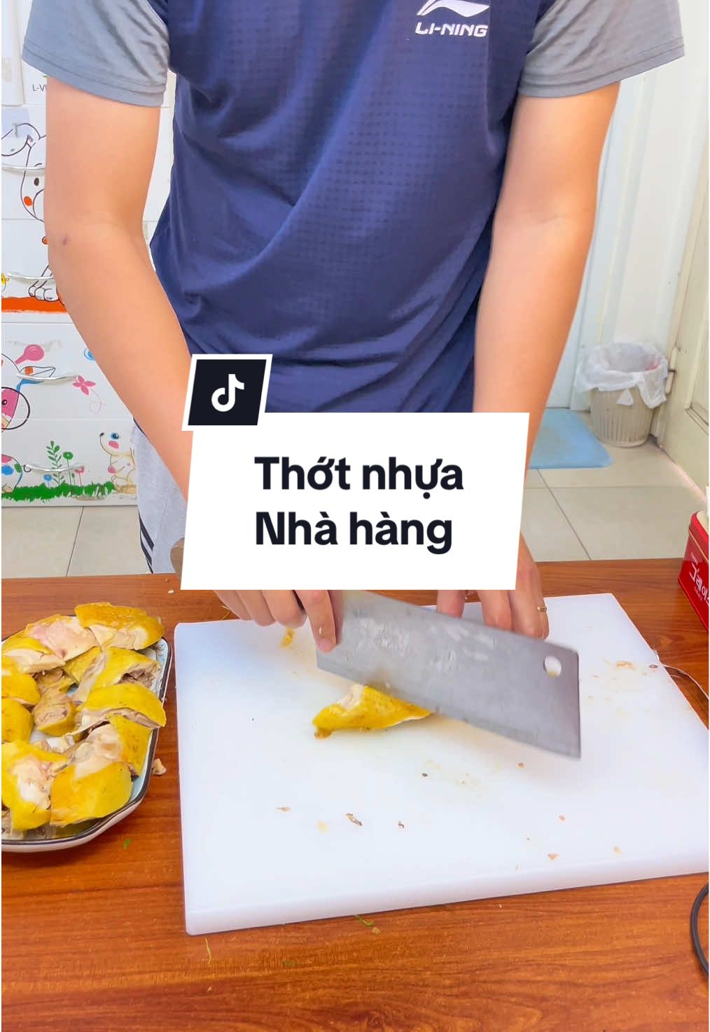 Thớt nhựa cao cấp dùng thái hoặc băm đồ chín #thotnhuacaocap #thotnhabep #dodungnhabep #hieulee93 