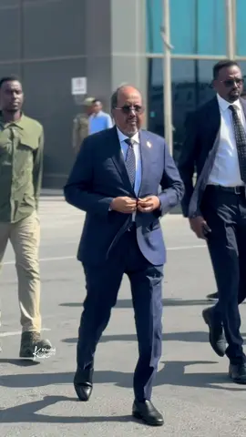 Madaxwaynaha JFS🇸🇴 #somalia #somalitiktok #nabad #dalxoreye #fyp #duett #khalit_abdull #gobanimo 