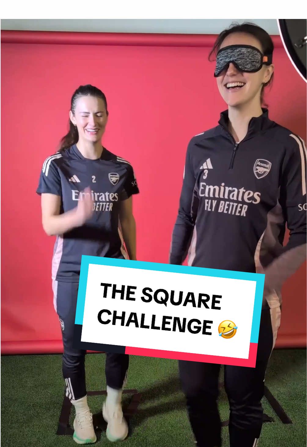 🤣 “Is the goal to stay inside the box?”  The squad take on the square challenge… what could possibly go wrong? 👀 #arsenal #arsenalwfc #arsenalwomen #