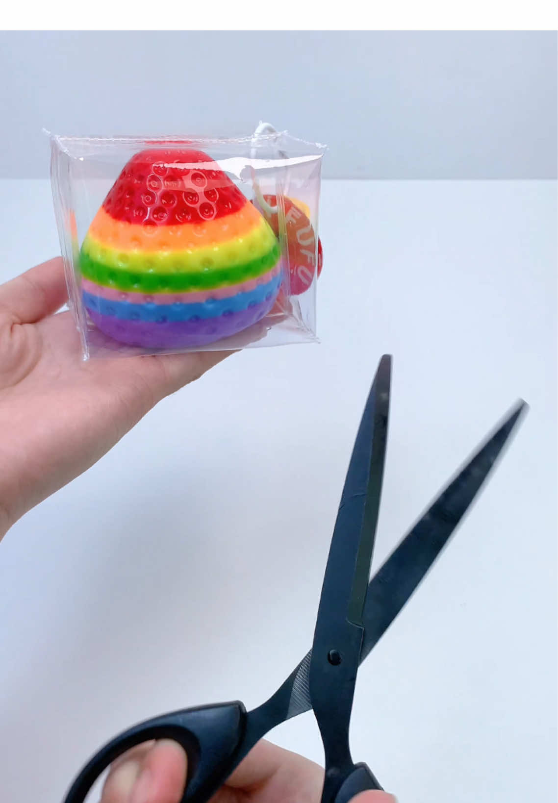 FUFUSQUISHY ASMR🍓🍓Rainbow Strawberry