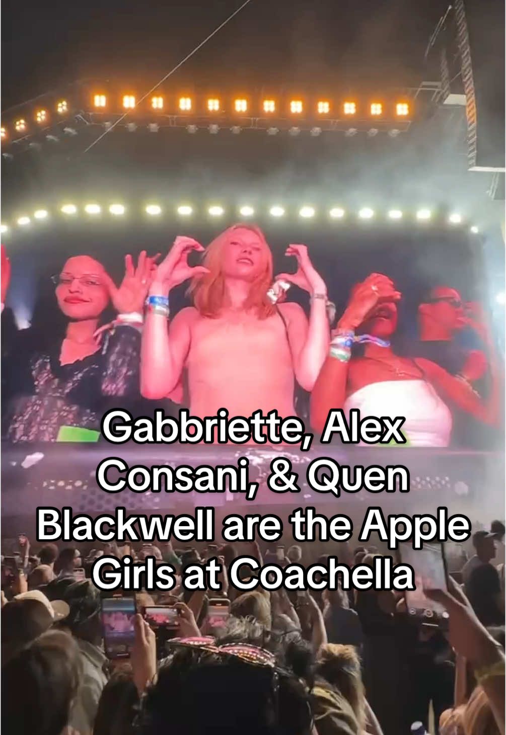 @charlixcx's #Bratchella brought out #AlexConsani #Gabbriette and @quenblackwell as the Apple girls. #Charlixcx #Coachella #Appledance 