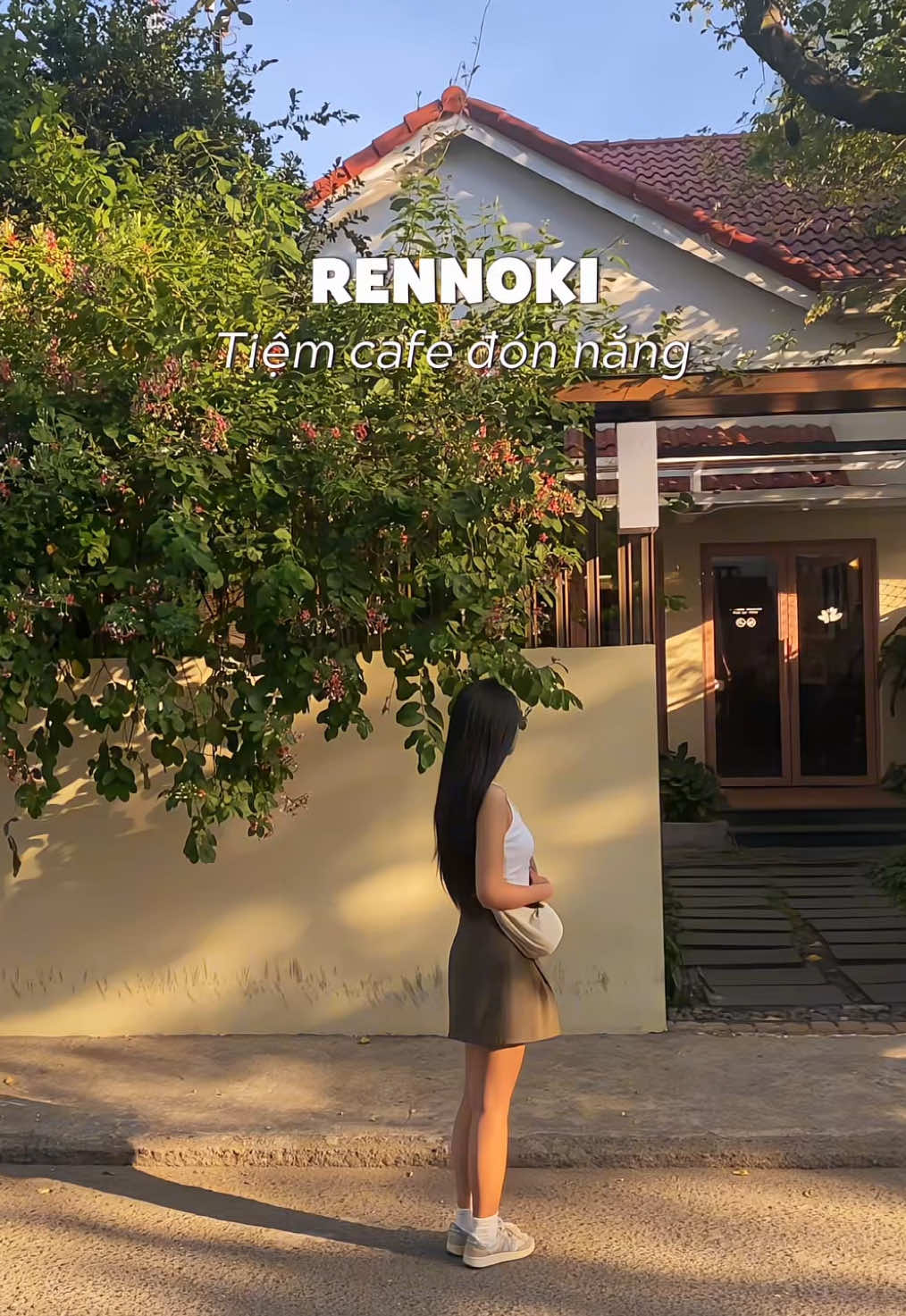 Chiếc video về tiệm cà phê đón nắng siêu thơ và giọng hát ấm áp của anh Khoai ☺️ #caphesaigon #quan10 #saigon #cuoituandidau #vymei 