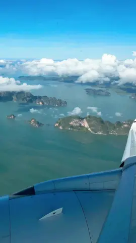 Vibe check: Dream destination, instantly approved 🤩 #thailand #phuket #planeview #phuketthailand #islands #travel #avg #view #paradise 