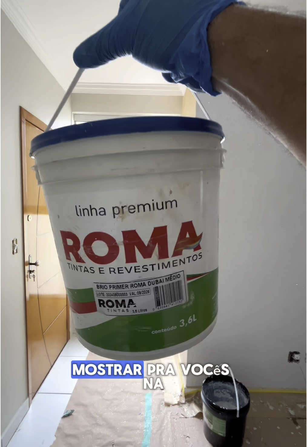 Neste vídeo explico a importância de aplicar o primer antes do revestimento de pedras naturais . #revestimentodepedrasnaturais #quartzcrystal #cristalino #pisodrenante #texture #efeitodecorativo #textura #decoracao 