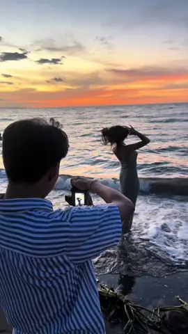 Finally got THE photos 🌊🐚 #sunset #digitalcamera #sunsetpictures #fyp #goviral #sunsetlover 