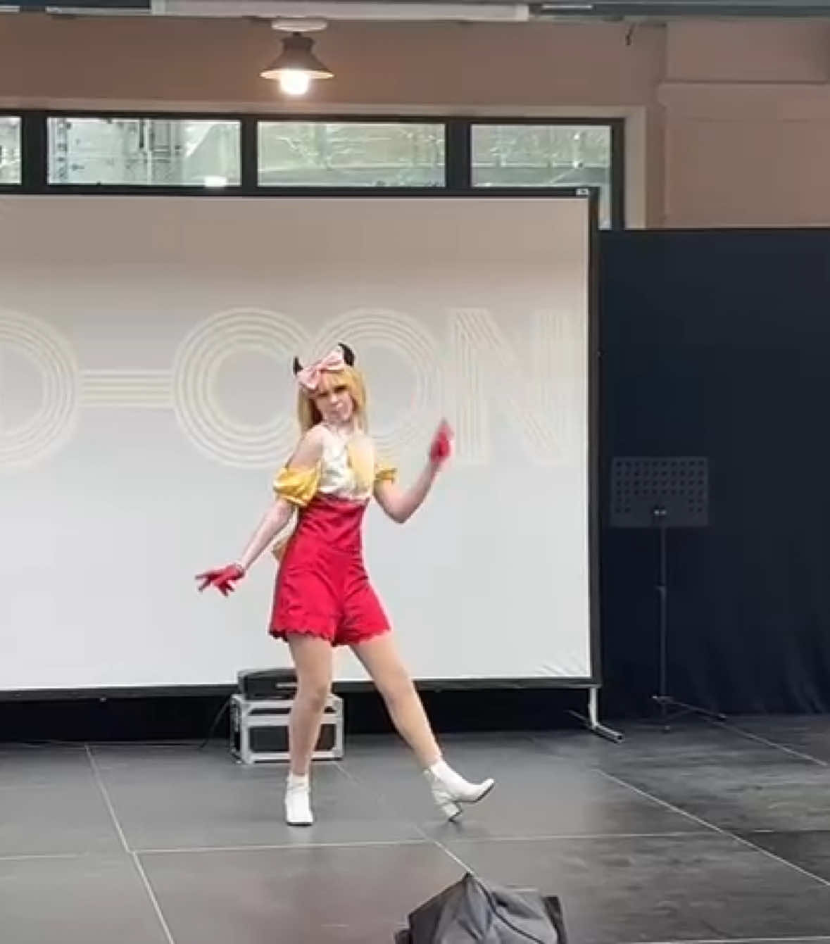 Mon premier concours à la D-Con Geek ! Je suis si heureuse d’avoir pu réaliser cette chorégraphie ✨ #memcho #memchooshinoko #oshinoko #cosplay #oshinokocosplay #memchocosplay #popin2 