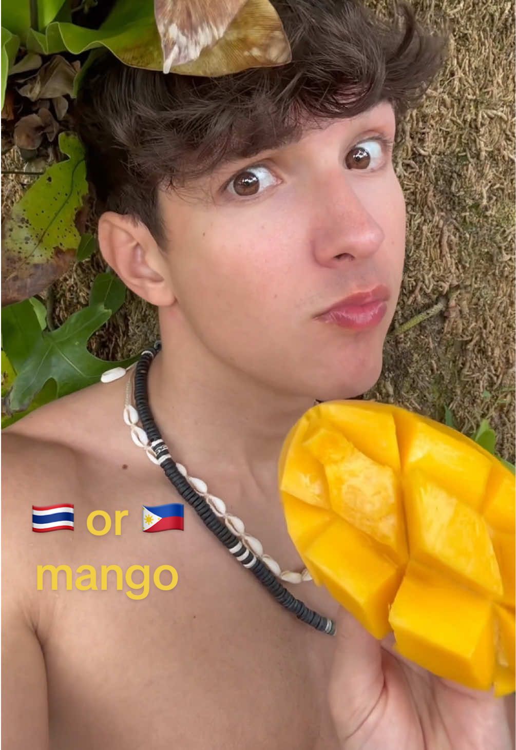 🇹🇭 Thai vs 🇵🇭 Filipino mango? 🤔💭 Love both! What’s your favorite? #thailand #philippines 