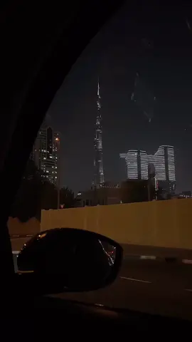 مدام عيني تختلي بطيفك وتنسابك سهر يامرحبا بطيفك وليل الشوق عندي سايقه❤️ #dubai 